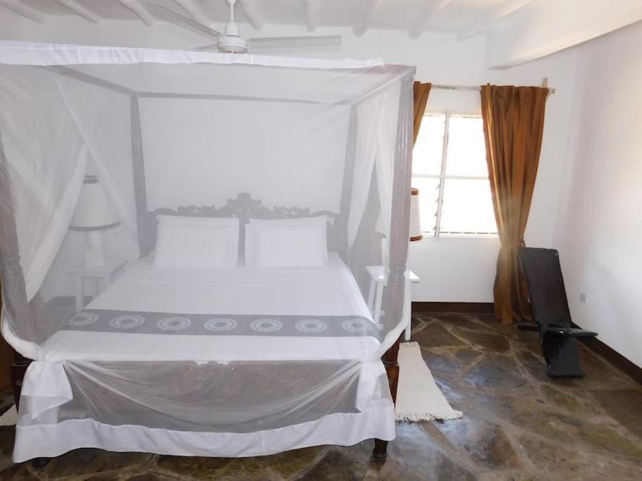 Holiday Home In Malindi Mambrui Extérieur photo