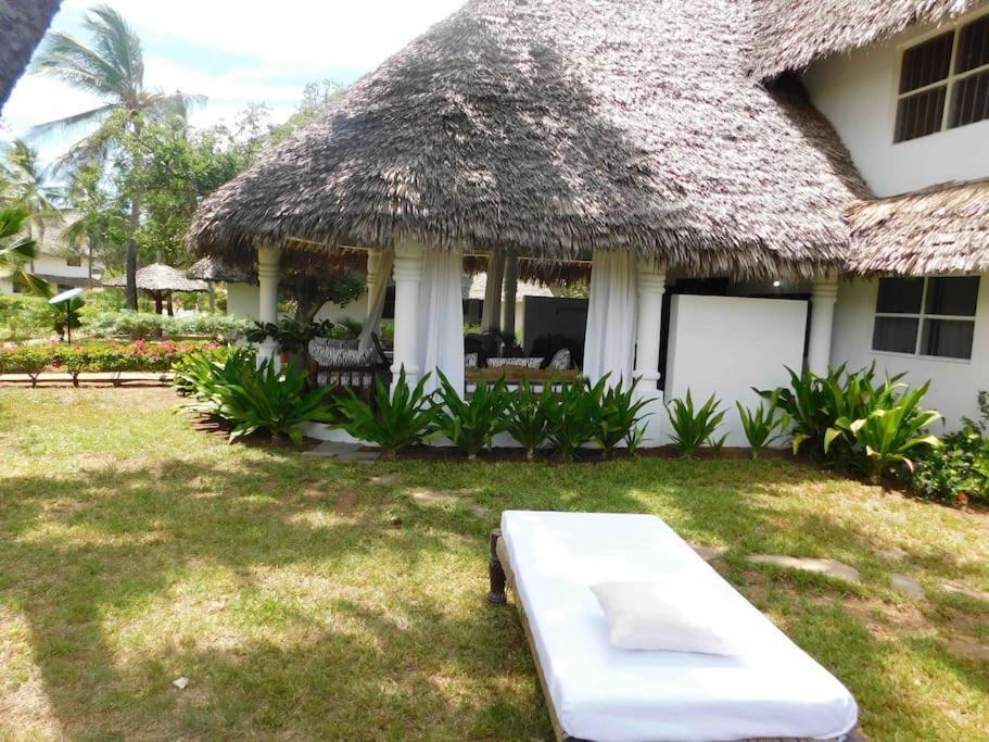Holiday Home In Malindi Mambrui Extérieur photo