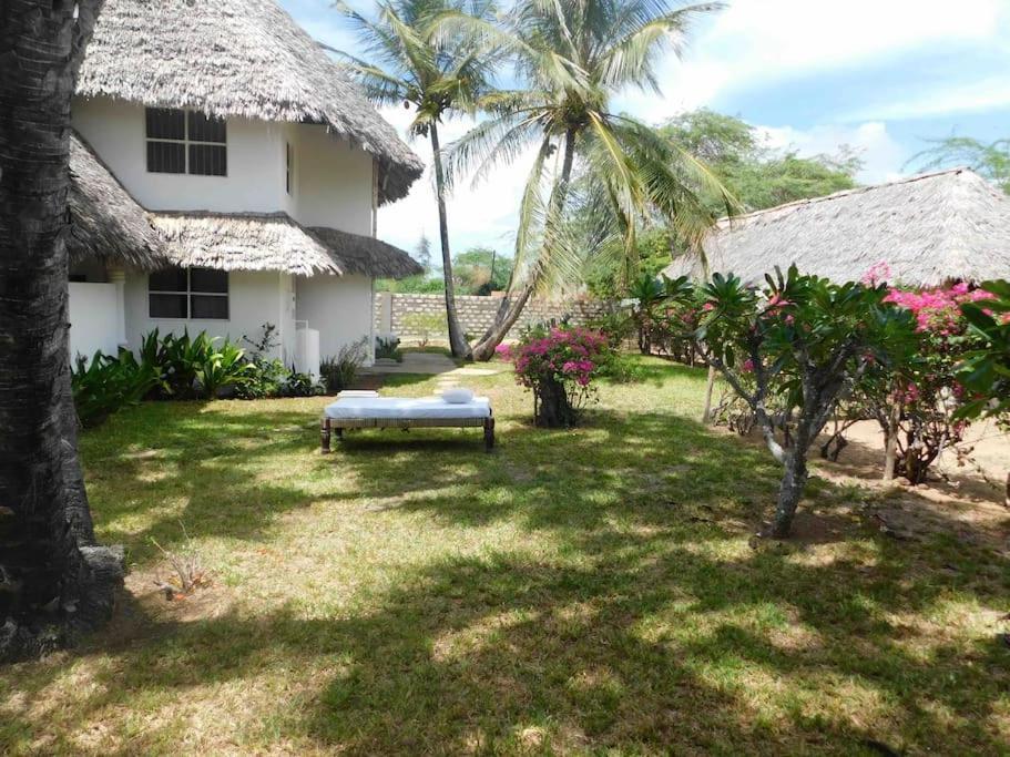Holiday Home In Malindi Mambrui Extérieur photo